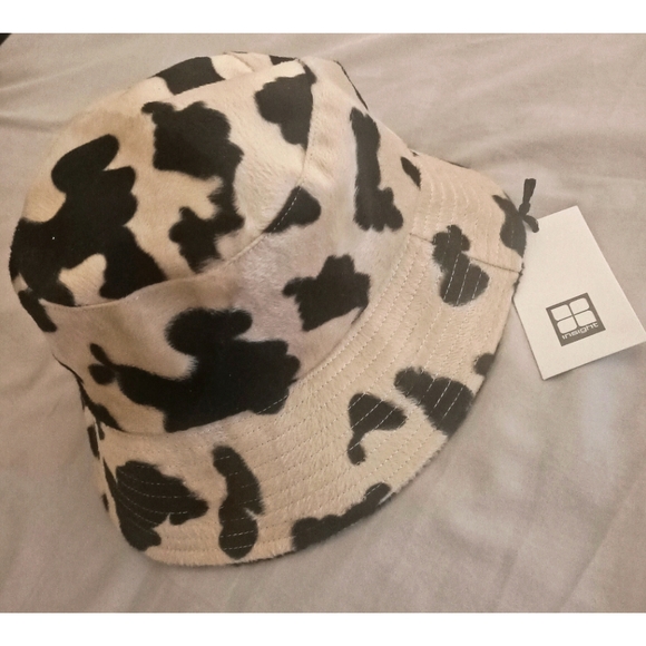 INSIGHT faux fur cowprint bucket hat NWT - Picture 3 of 10
